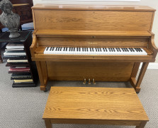 Yamaha P22 studio piano, oak